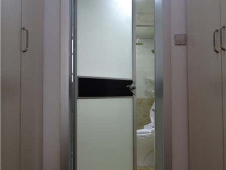 鋁木(mù)衛生(shēng)間(jiān)門(mén)3